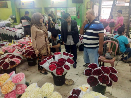 Omset Penjualan Bazar Bunga Potong di Pasar Rawa Belong Capai 1,4 Miliar