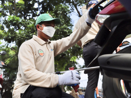  96 Kendaraan Ikuti Uji Emisi di Jalan Jendral Ahmad Yani 