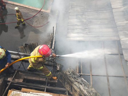  Gulkarmat Jaksel Padamkan Kebakaran di Jalan Kemang Selatan 