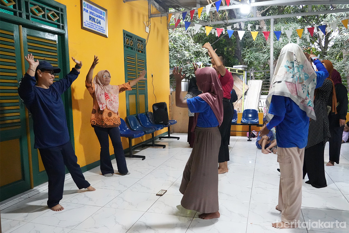 kader Dasawisma di Kelurahan Rawa Buaya adakan pelatihan seni budaya bagi penyandang disabilitas