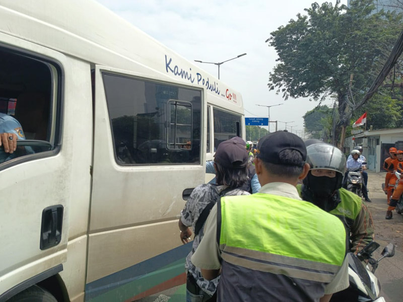 Puluhan Personel Gabungan Gelar Penertiban di Tanah Abang 