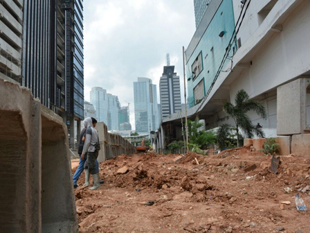 Wali Kota Tinjau Lokasi Pembuatan Jalan Tembus Akri - Garnisun