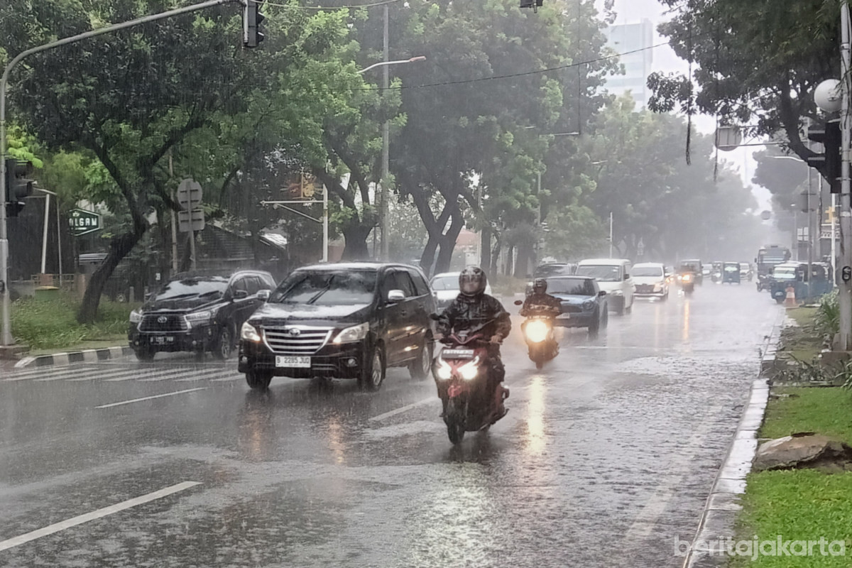 Akhir Pekan, Hujan Petir Landa Sebagian Wilayah Jakarta 