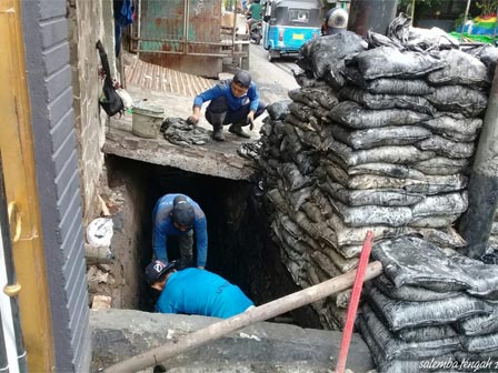  Saluran di Jalan Salemba Tengah I Dikuras 