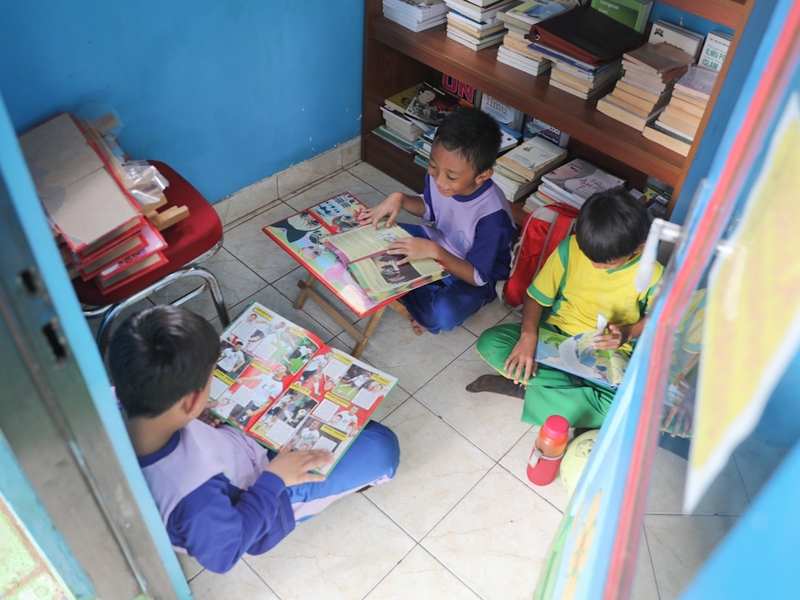 Dewan, Perbanyak, Pojok Baca, Rumah Ibadah