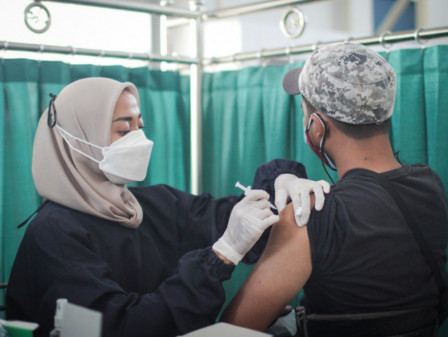  138 Warga Nikmati Layanan Vaksin Booster Ke-2 di Kantor Wali Kota Jaktim 