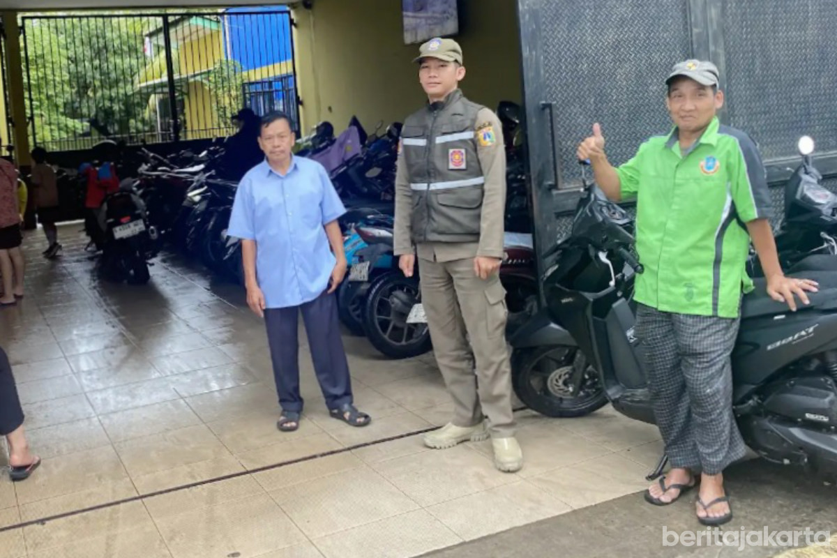 Satpol PP Jakbar Gencarkan Program Sapa Sekolah