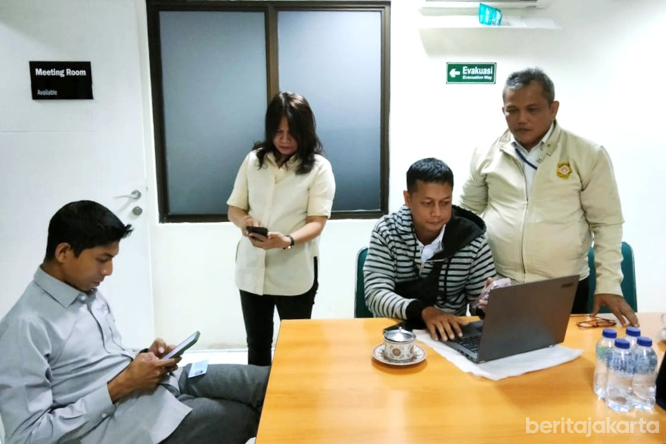 Satpel Dukcapil Kelurahan Karet melakukan layanan aktivasi IKD di Apartemen Tamansari Semanggi