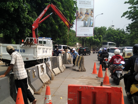 Cegah Motor Lawan Arah, MCB di Fly Over Permata Hijau di Tambah 