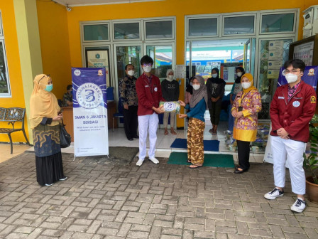 Pelajar SMAN 6 Jakarta Bantu Penghuni Panti Sosial 