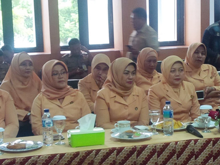        Pengukuhan DWP Kabupaten Disertai Sosialisasi Pohon Kelor