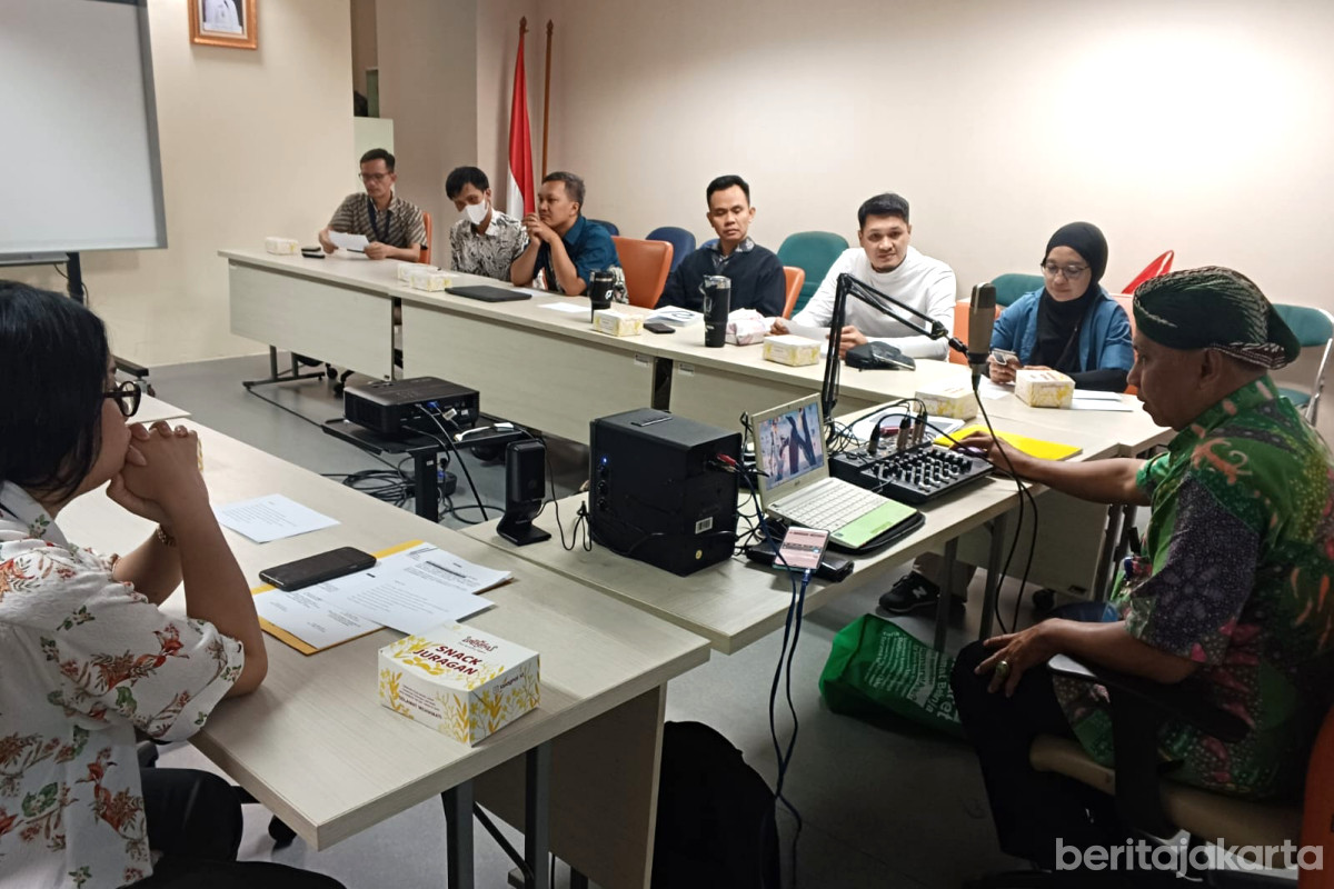 ASN dan PJLP Diskominfotik mengikuti pelatihan voice over