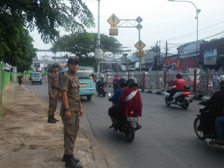 26 Petugas Ditugaskan Tata Kawasan Cililitan