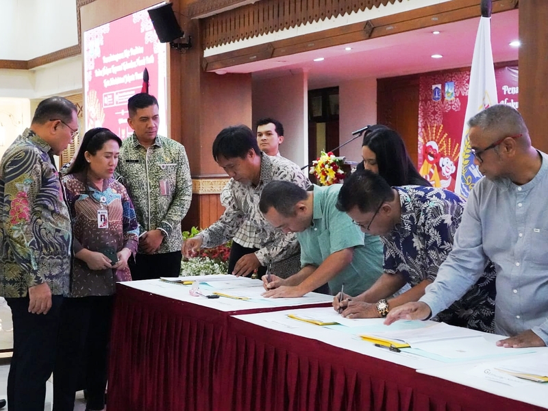 Pemkot Jakpus Gelar Penandatangan Akta Notaris Koperasi Merah Putih 44 Kelurahan