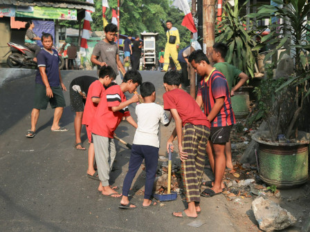  70 Personel Gabungan Lakukan Kerja Bakti di Karet Tengsin 