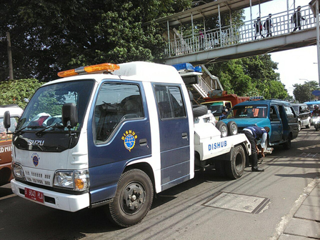 Mei, Sudinhubtrans Kumpulkan Uang Denda Parkir Liar 160 Juta