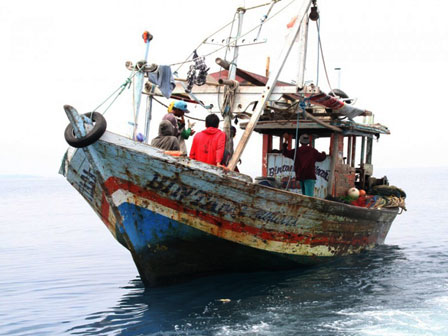  Nelayan Keluhkan Kapal Cumi dan Kapal Jaring Layang