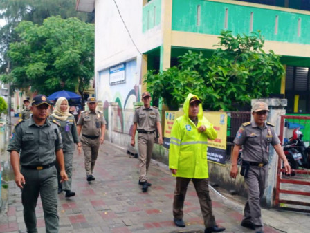 Satpol PP Kepulauan Seribu Utara Patroli Tertib PKL 