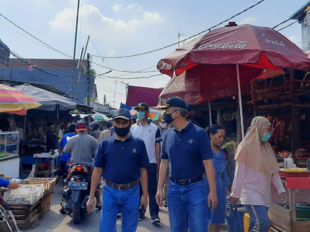 15 Pelanggar PSBB di Pasar Kali Baru Dikenakan Sanksi Teguran