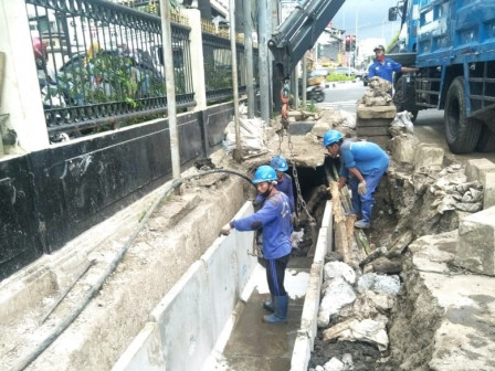 Perbaikan Turap Saluran Air di Jl Pramuka Capai 30 Persen