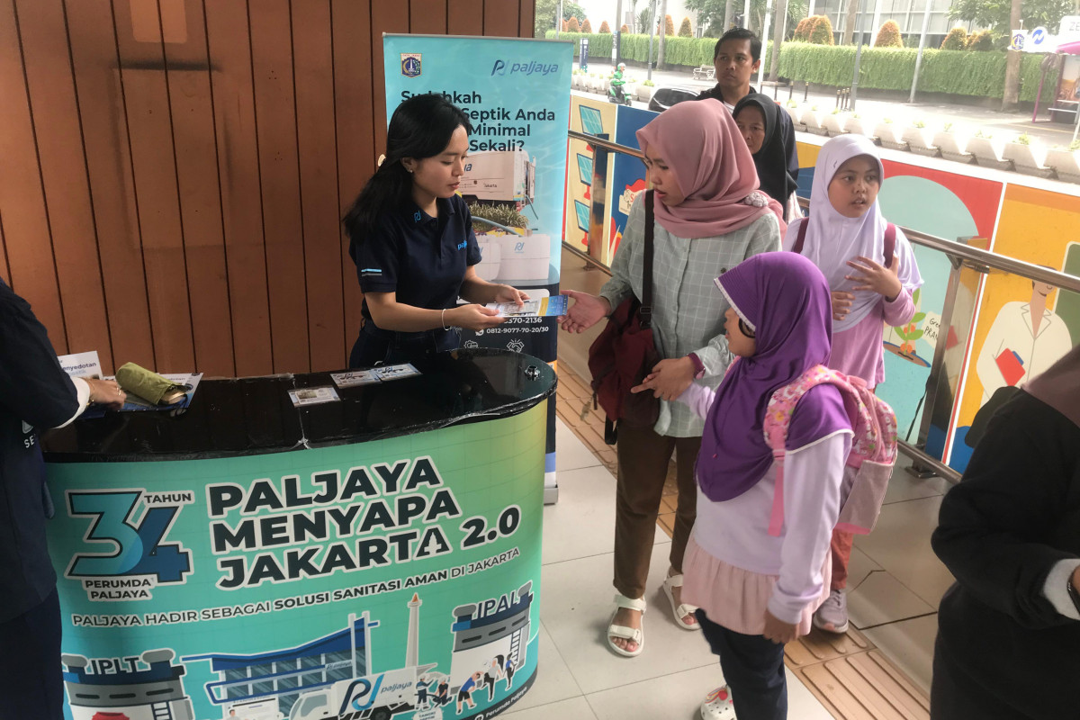 Paljaya sosialiasi di Halte Transjakarta Bundaran HI Astra