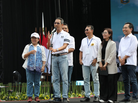 Anwar Buka Lebaran Betawi di Agro Cilangkap 