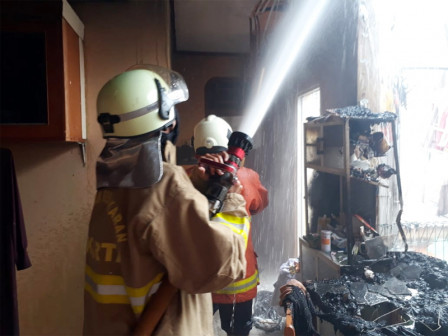 Kebakaran Rumah di Kalisari Dipadamkan dengan Tiga Mobil Pemadam