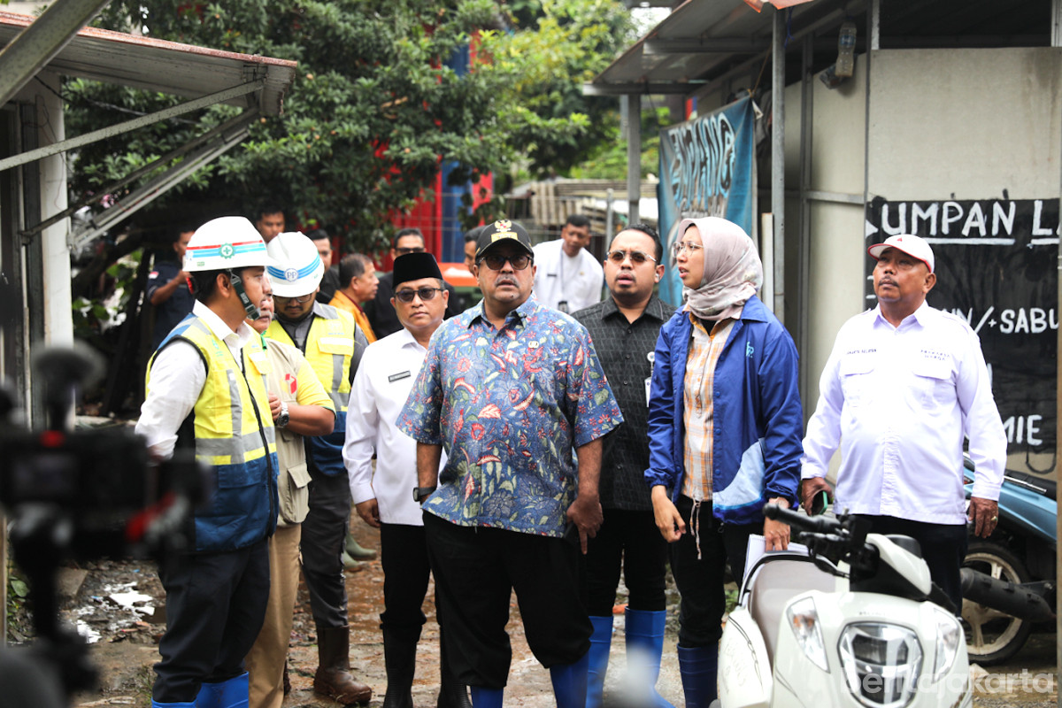 Rano meninjau Pembangunan Embung Kebagusan