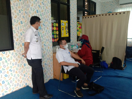 Vaksinasi Kecamatan Kembangan Capai 80,01 Persen