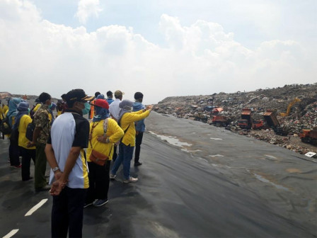 Puluhan Warga Jakpus Lakukan Kunjungan Edukasi ke TPST Bantar Gebang