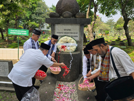 Tokoh Betawi Ziarahi Makam Pahlawan Nasional asal Jakarta 