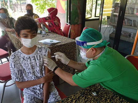  134 Warga Mendapatkan Vaksin Covid-19 Dosis Pertama di RPTRA Amanah 