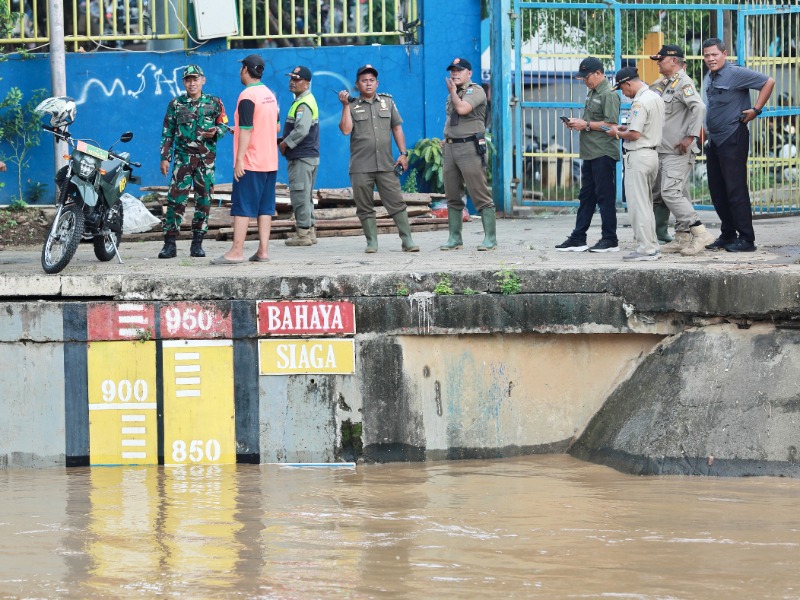 Curah, Hujan, Ekstrem, Sungai, Ciliwung, Meluap, banjir