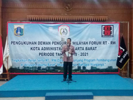  Walikota Jakbar Hadiri Pengukuhan Forum RT / RW Tingkat Kota 