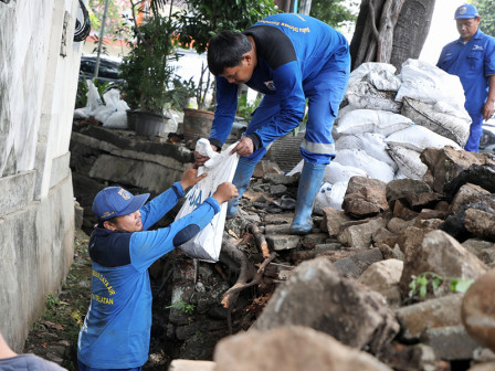  Normalisasi Saluran Air di Jalan Darmawangsa Tuntas