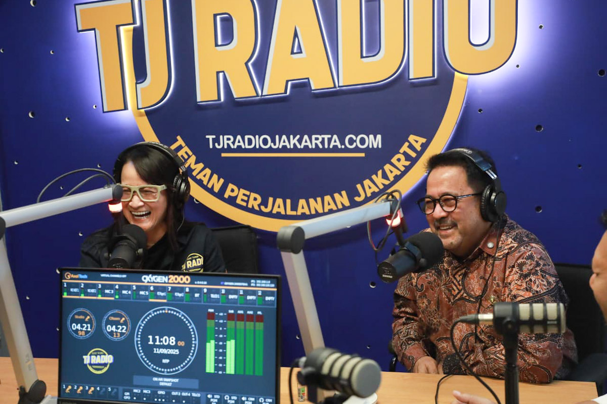 Wakil Gubernur DKI Jakarta, Rano Karno saat mengunjungi kantor Radio TJ Jakarta