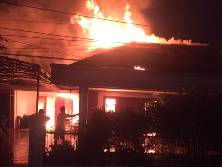 Tiga Rumah di Utan Kayu Selatan Ludes Terbakar
