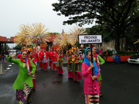 Arak-arakan Penganten Sunat Betawi Meriahkan Pawai Budaya Nusantara - Beritajakarta.id