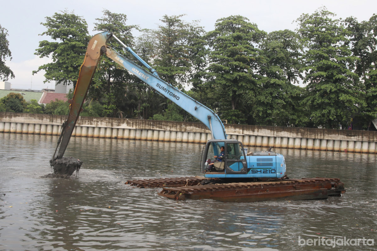 Pengerukan Kali Miliki Peran Penting untuk Kurangi Risiko Banjir Jakarta