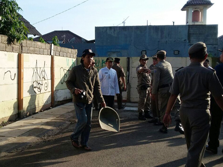 Tembok Pagar Perumahan Bukit Mas di Bintaro Dibongkar