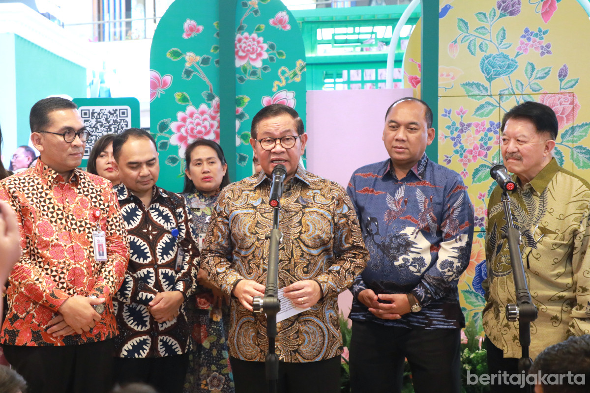 Pramono memberikan keterangan pers di Mal Grand Indonesia, Selasa (13/1) 
