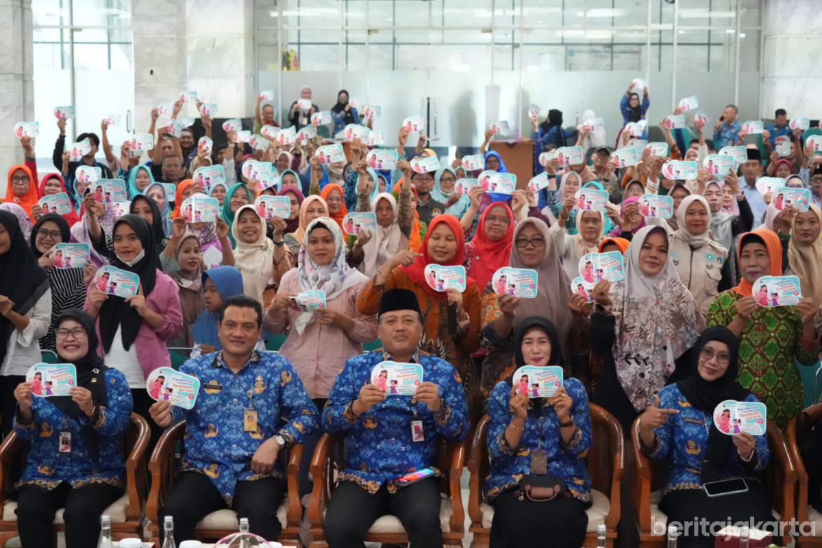 Kampanye 16 Hari Anti Kekerasan terhadap Perempuan dan Anak di kantor Wali Kota Jakarta Timur