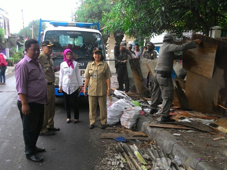  32 Bangli di Jl Bekasi Timur 9 Ditertibkan