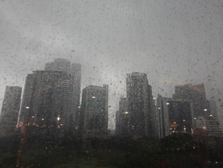  Rintik Hujan diprediksi Basahi Jakarta di Dini Hari 