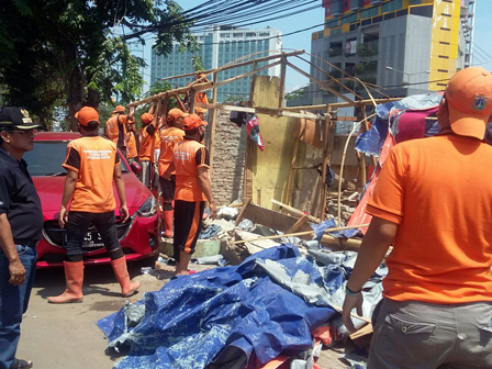 Bedeng Liar Di Jalan Kartini Dibongkar‎