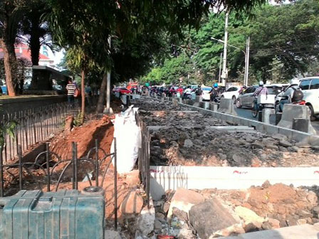 Trotoar di Jalan Diponegoro Diperlebar