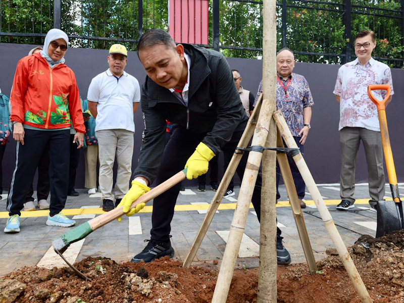 30 Pohon Tabebuya Ditanam di Jalan Karet Pasar Baru Timur 2