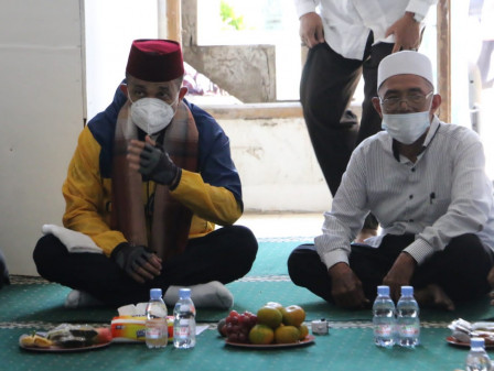 Wali Kota Jaktim Berikan Bantuan ke Ponpes Al Fatah Mandiri Lubang Buaya