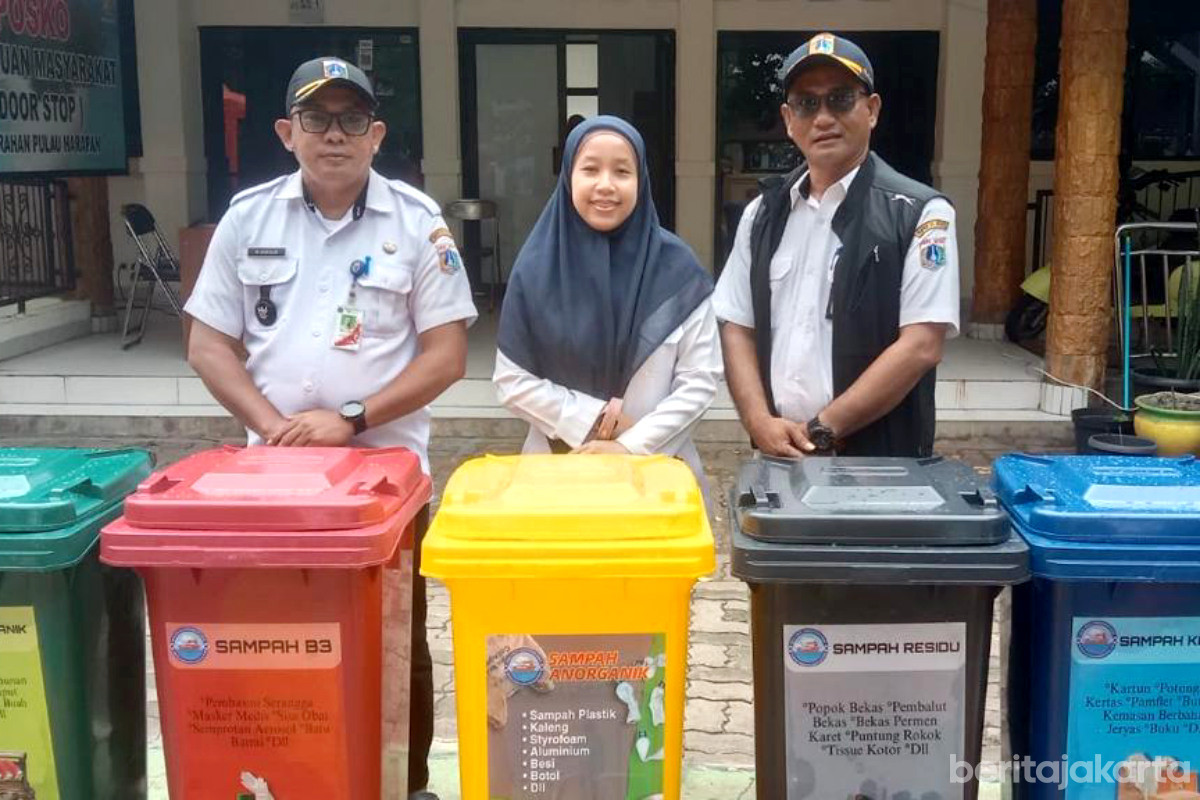 Kelurahan Pulau Harapan Terima Bantuan Tong Sampah Pilah Tiga Jenis 