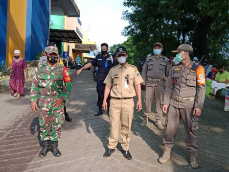  30 Personel Gabungan Monitoring Prokes di Pasar Ciracas dan Cibubur 